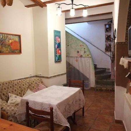 Los Angeles Del Romero Guest House Gatova Exterior photo